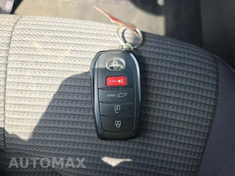 2024 Toyota Highlander LE - miniatura 8