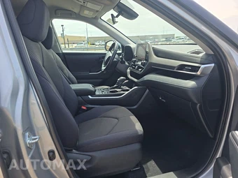 2024 Toyota Highlander LE - miniatura 8