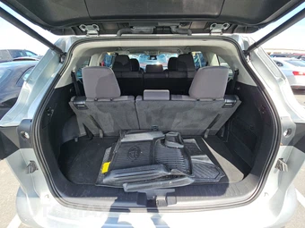 2024 Toyota Highlander LE - miniatura 16