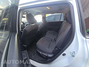 2024 Toyota Highlander LE - miniatura 13