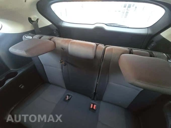 2024 Toyota Highlander LE - miniatura 14