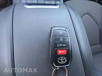2024 Toyota Highlander LE - miniatura 8