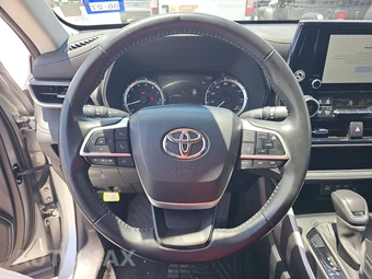 2024 Toyota Highlander LE - miniatura 16
