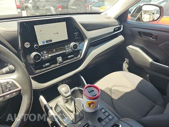 2024 Toyota Highlander LE - miniatura 17