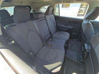 2024 Toyota Highlander LE - miniatura 18