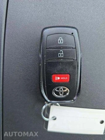 2024 Toyota Highlander LE - miniatura 9