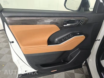 2024 Toyota Highlander Platinum - miniatura 9