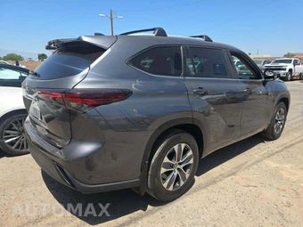 2024 Toyota Highlander XLE – miniatura 3