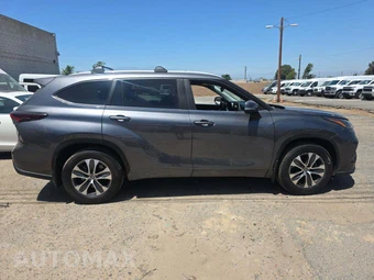 2024 Toyota Highlander XLE – miniatura 4