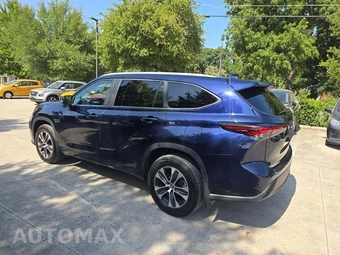 2024 Toyota Highlander XLE - miniatura 2