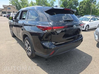 2024 Toyota Highlander XLE - miniatura 2
