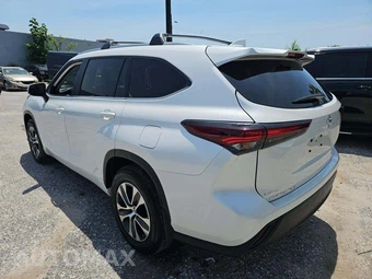 2024 Toyota Highlander XLE - miniatura 2