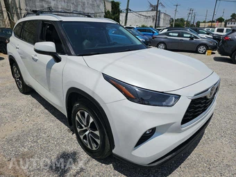 2024 Toyota Highlander XLE - miniatura 4