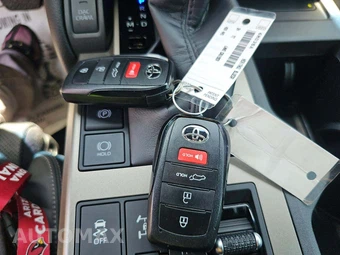 2024 Toyota Land Cruiser - miniatura 8