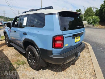 2024 Toyota Land Cruiser - miniatura 2