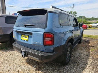 2024 Toyota Land Cruiser - miniatura 3