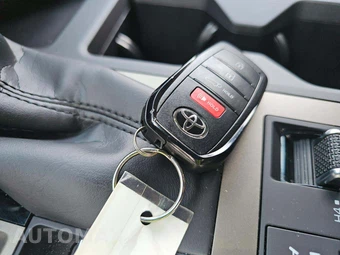 2024 Toyota Land Cruiser - miniatura 8