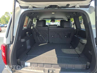 2024 Toyota Land Cruiser - miniatura 11