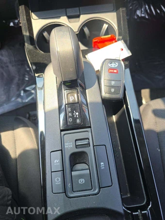2024 Toyota Prius LE - miniatura 8