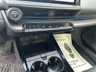 2024 Toyota Prius Limited - miniatura 30