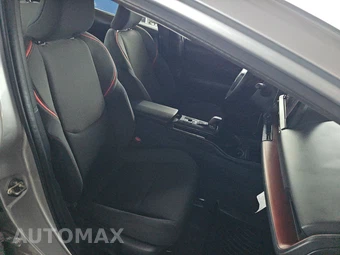 2024 Toyota Prius Prime SE - miniatura 8