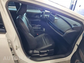 2024 Toyota Prius XLE - miniatura 8