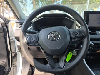 2024 Toyota RAV4 Hybrid LE - miniatura 16