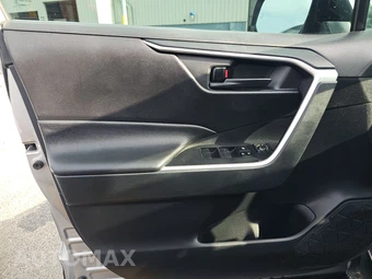 2024 Toyota RAV4 Hybrid LE - miniatura 9