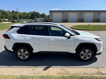 2024 Toyota RAV4 Hybrid LE - miniatura 5