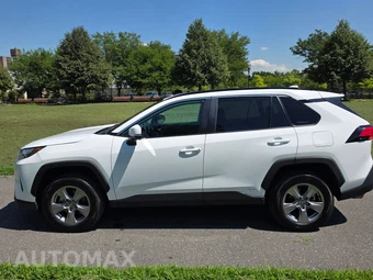 2024 Toyota RAV4 Hybrid LE - miniatura 9