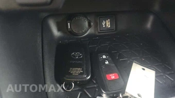 2024 Toyota RAV4 Hybrid SE - miniatura 19