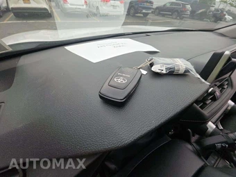 2024 Toyota RAV4 Hybrid XLE - miniatura 8