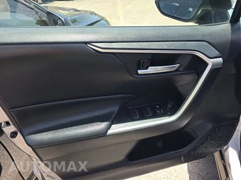 2024 Toyota RAV4 Hybrid XLE - miniatura 9