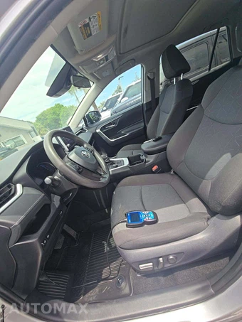 2024 Toyota RAV4 Hybrid XLE - miniatura 6