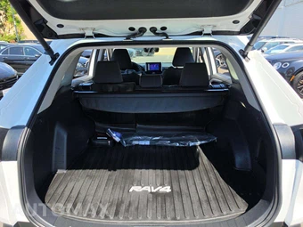 2024 Toyota RAV4 Hybrid XLE - miniatura 11