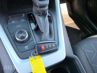 2024 Toyota RAV4 Hybrid XLE - miniatura 5