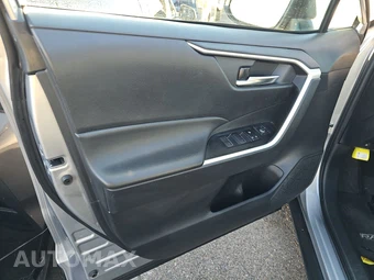 2024 Toyota RAV4 Hybrid XLE - miniatura 9
