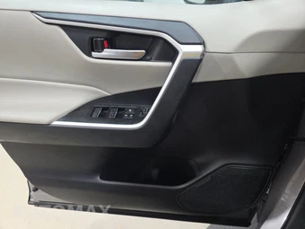 2024 Toyota RAV4 Hybrid XLE - miniatura 9