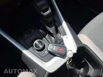2024 Toyota RAV4 Hybrid XLE - miniatura 8