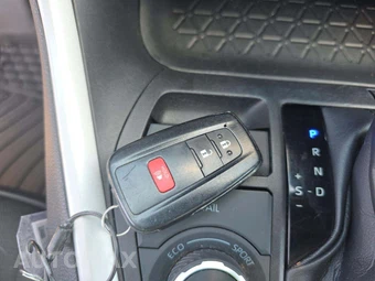 2024 Toyota RAV4 Hybrid XLE - miniatura 8