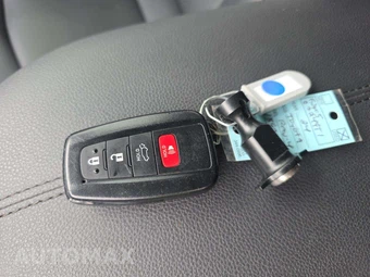 2024 Toyota RAV4 Hybrid XLE Premium - miniatura 8