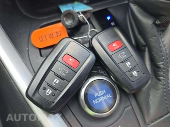 2024 Toyota RAV4 Hybrid XSE - miniatura 8