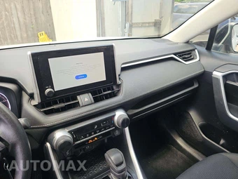 2024 Toyota RAV4 LE - miniatura 10