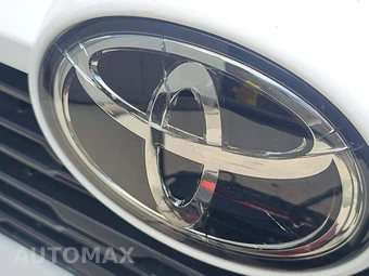 2024 Toyota RAV4 LE - miniatura 22
