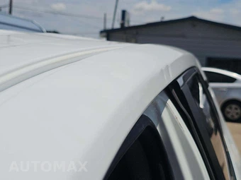 2024 Toyota RAV4 LE - miniatura 23