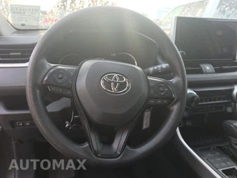 2024 Toyota RAV4 LE – miniatura 10