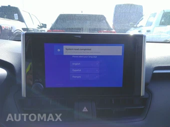 2024 Toyota RAV4 LE – miniatura 17