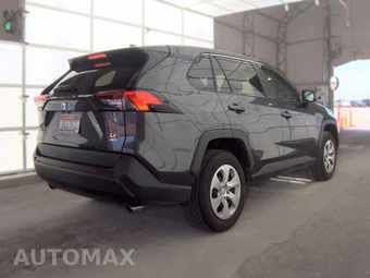 2024 Toyota RAV4 LE – miniatura 4