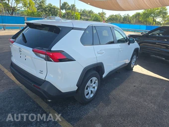 2024 Toyota RAV4 LE – miniatura 4