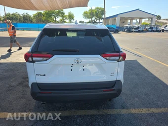 2024 Toyota RAV4 LE – miniatura 5